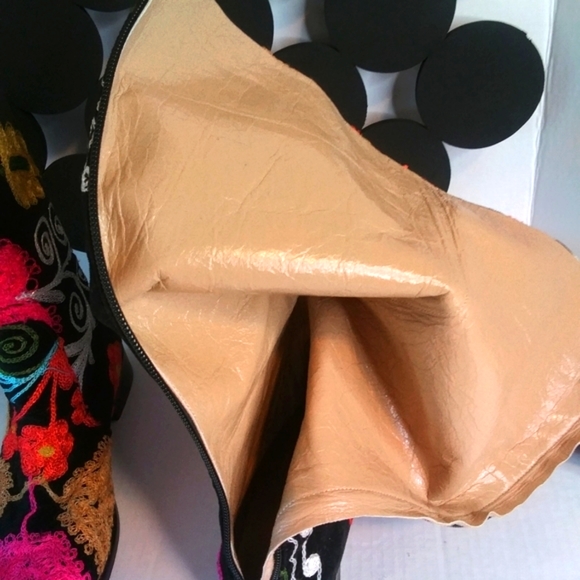 Turkish Hand Embroidered Black Boots...size 40 - Picture 11 of 11